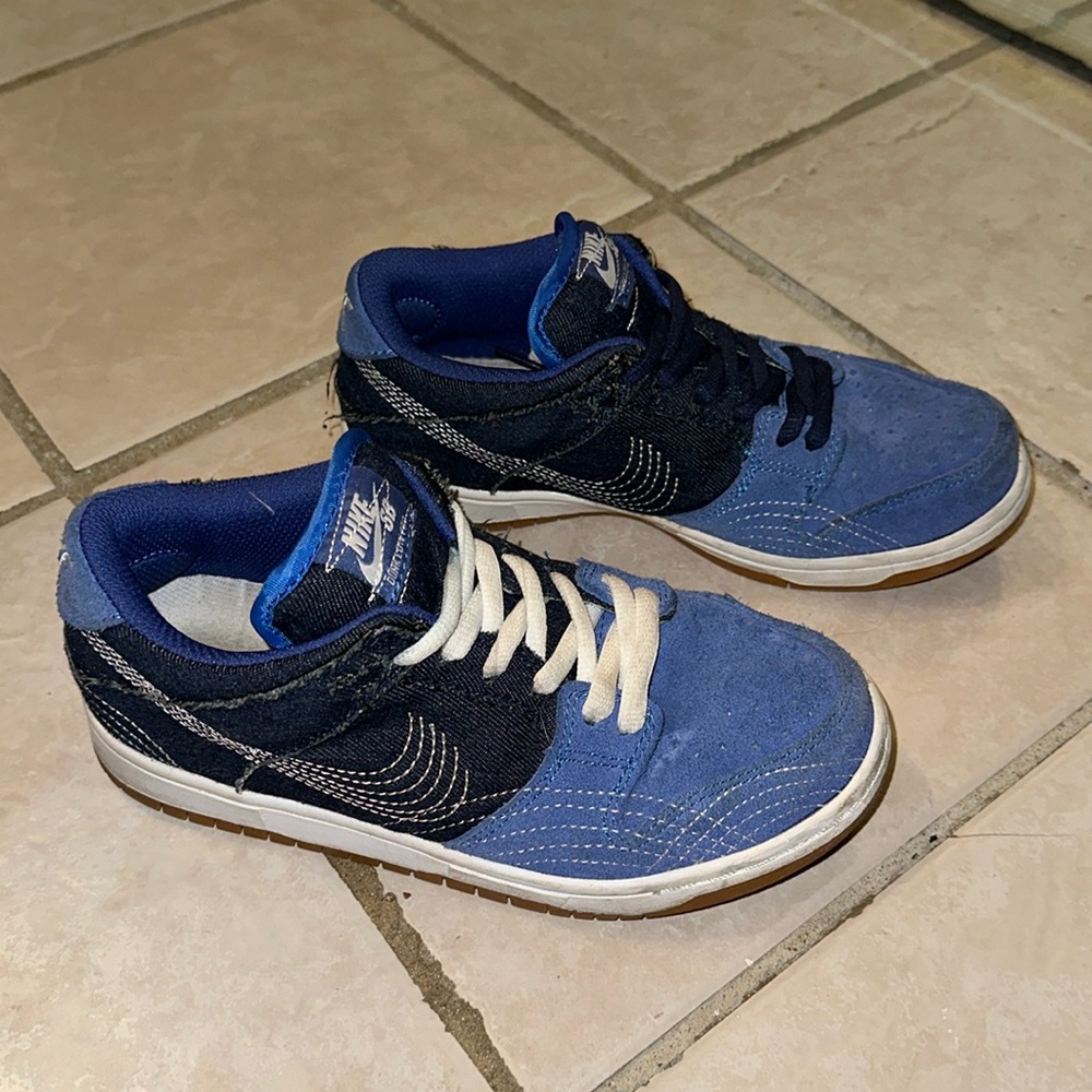 Nike SB distressed blue denim design💙 Only work a couple times, BRAND NEW!